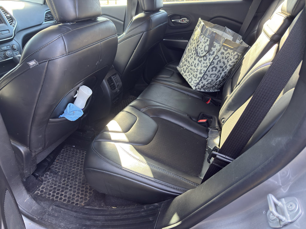 Used 2019 Jeep Cherokee Latitude Plus w/ Cold Weather Group image 8