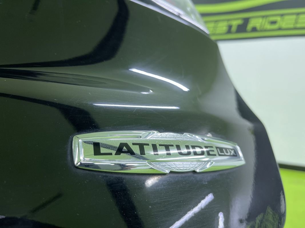 Used 2024 Jeep Compass Sport image 12