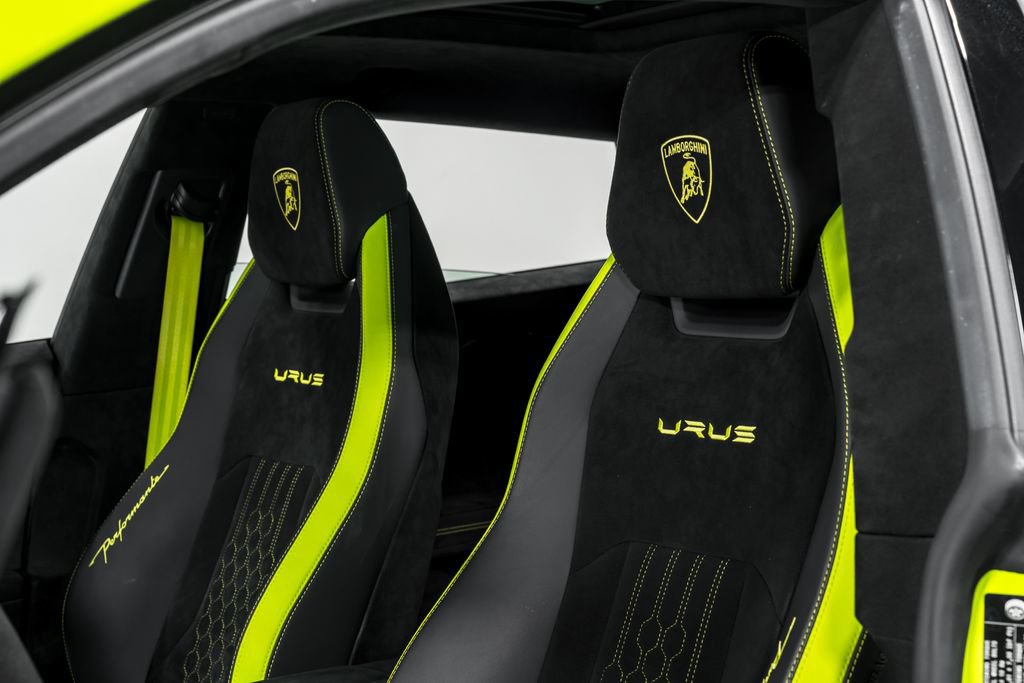 Used 2024 Lamborghini Urus Performante AWD/4WD image 19