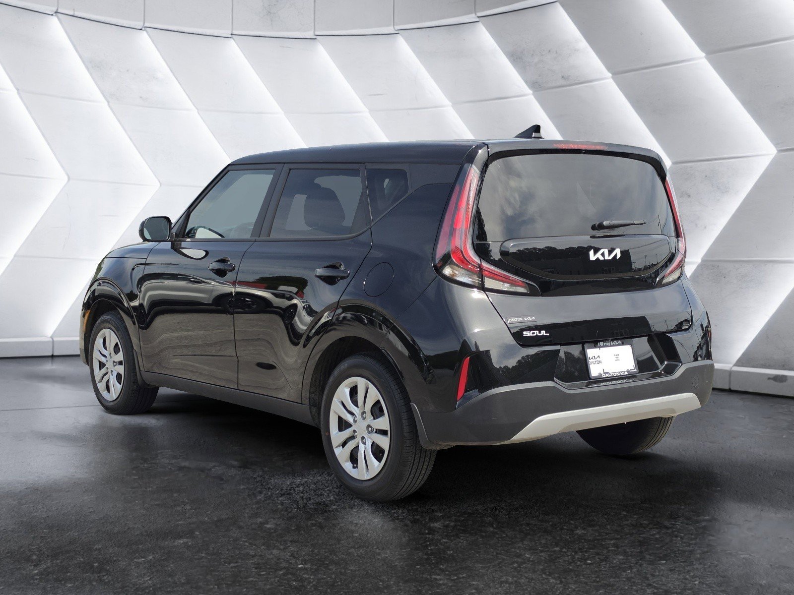 Used 2025 Kia Soul LX FWD image 5