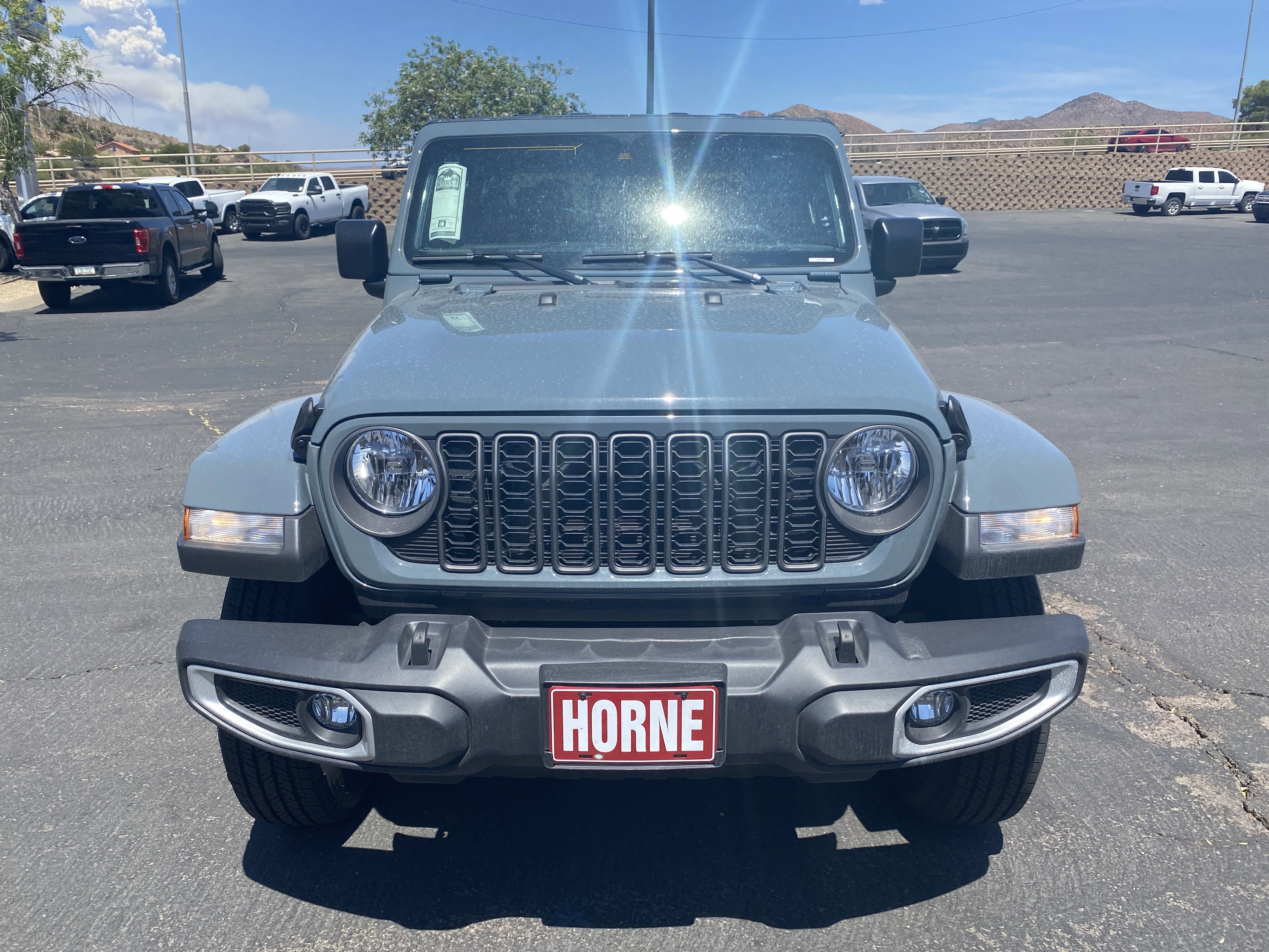 New 2025 Jeep Gladiator Sport image 6
