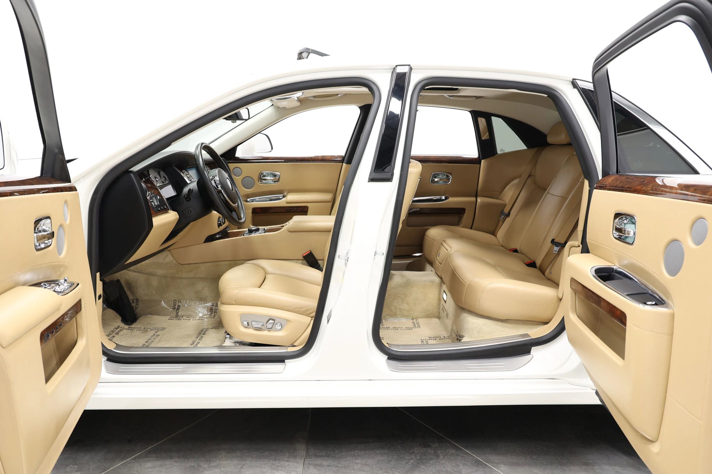 Used 2015 Rolls-Royce Ghost RWD image 46
