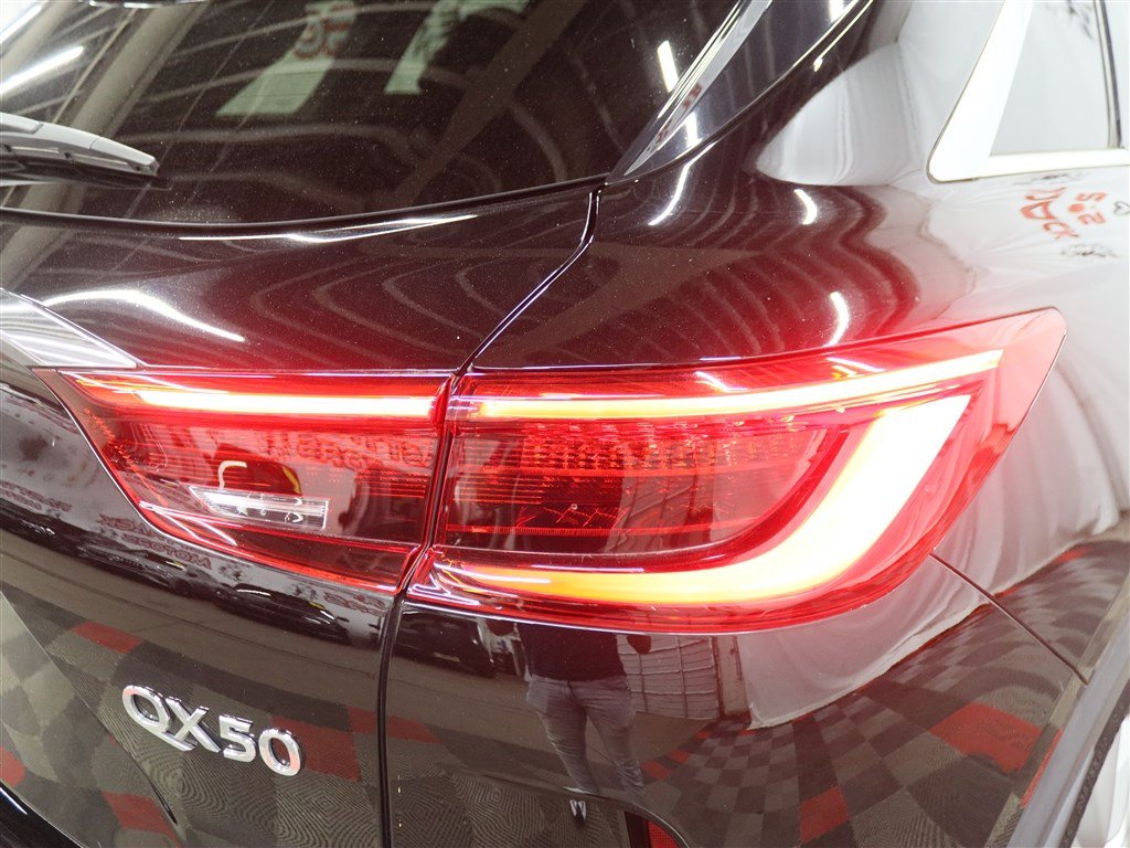 Used 2020 INFINITI QX50 Luxe w/ Cargo Package AWD/4WD image 13