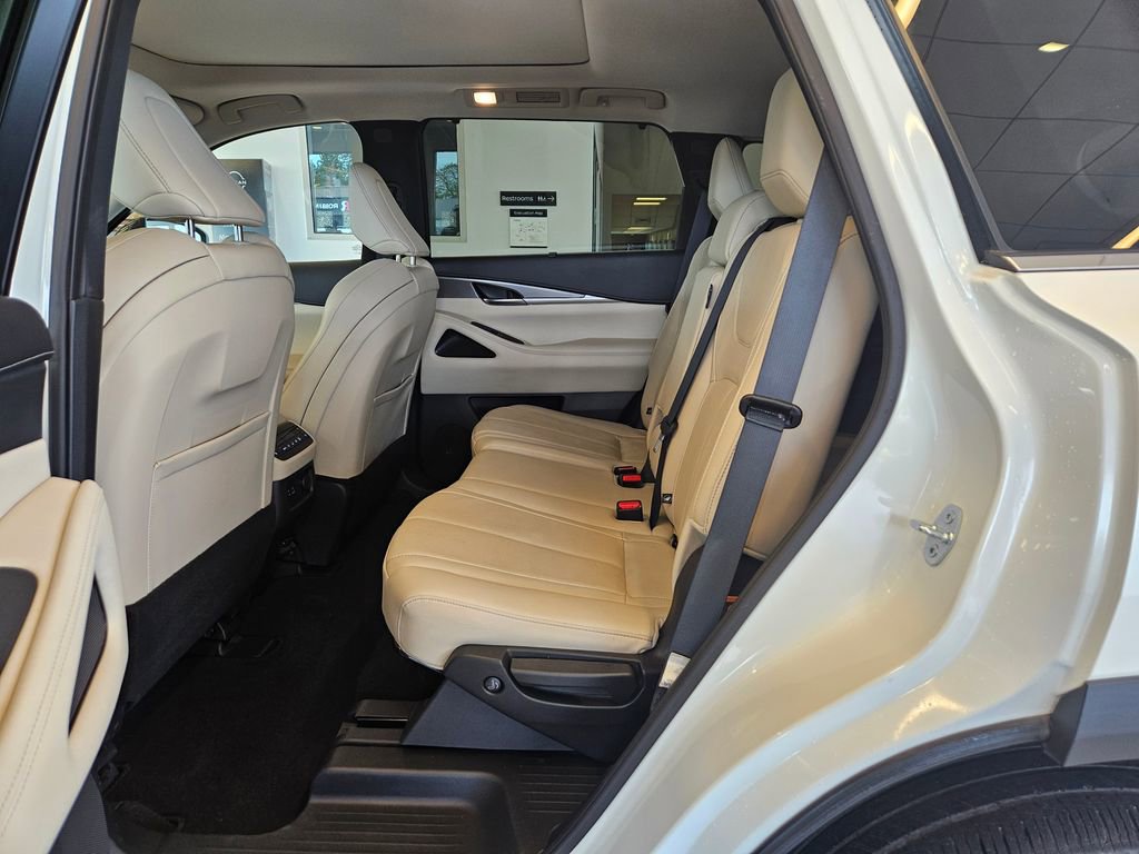 Used 2023 INFINITI QX60 Luxe w/ Cargo Package AWD/4WD image 28