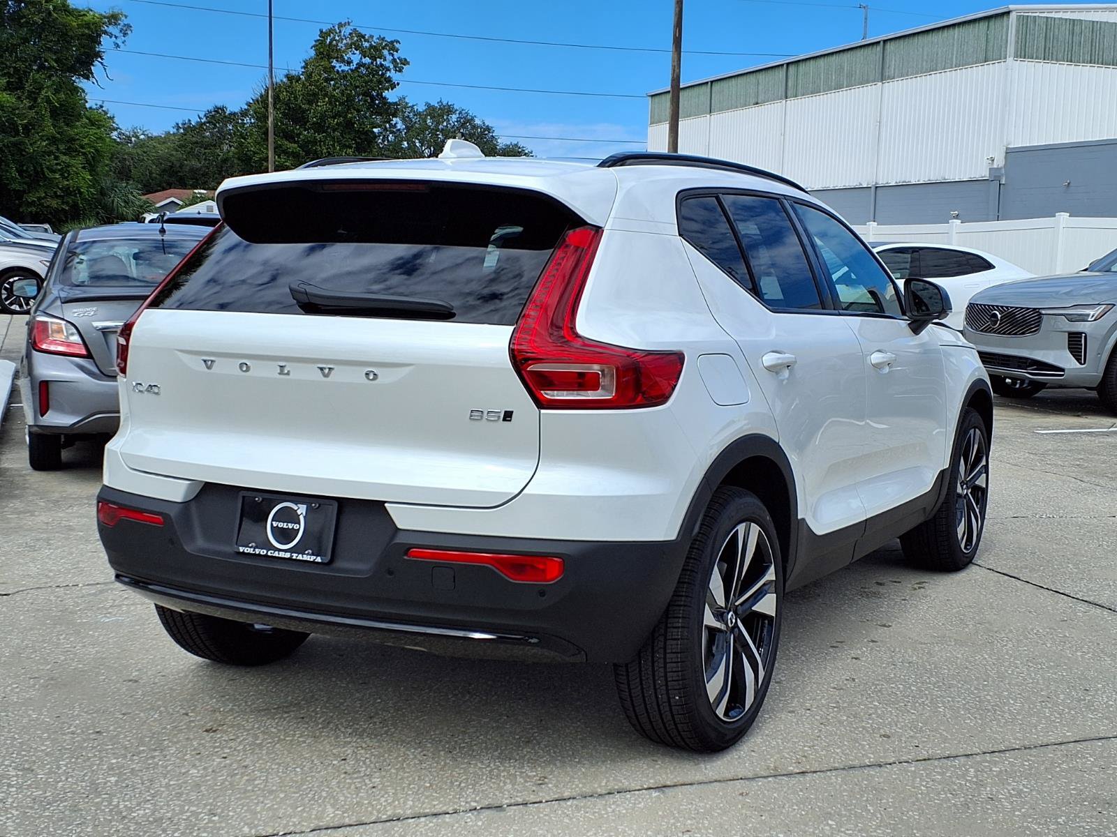 New 2026 Volvo XC40 B5 Plus w/ Protection Package Premier AWD/4WD image 7