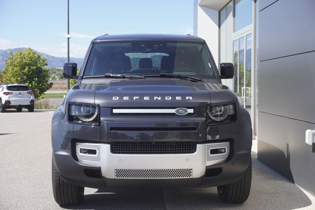 New 2025 Land Rover Defender 130 S image 5