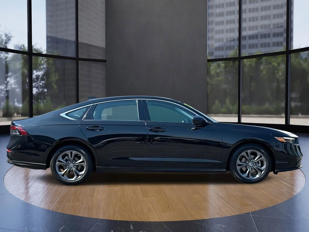 Used 2023 Honda Accord EX image 3