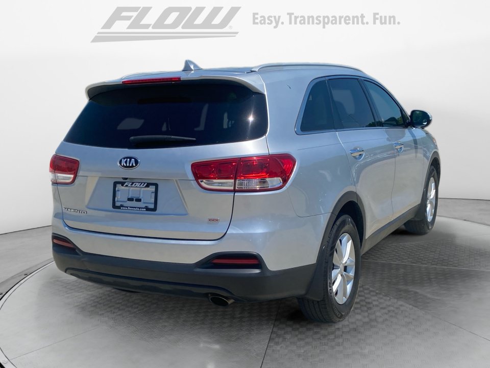 Used 2018 Kia Sorento FWD image 9