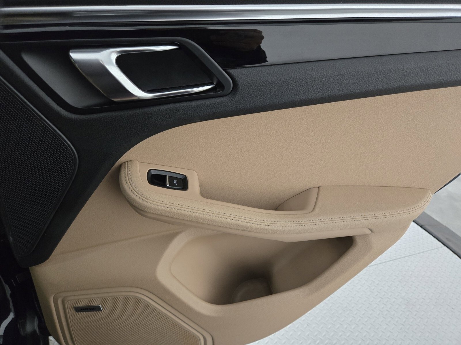 Used 2022 Porsche Macan S image 19