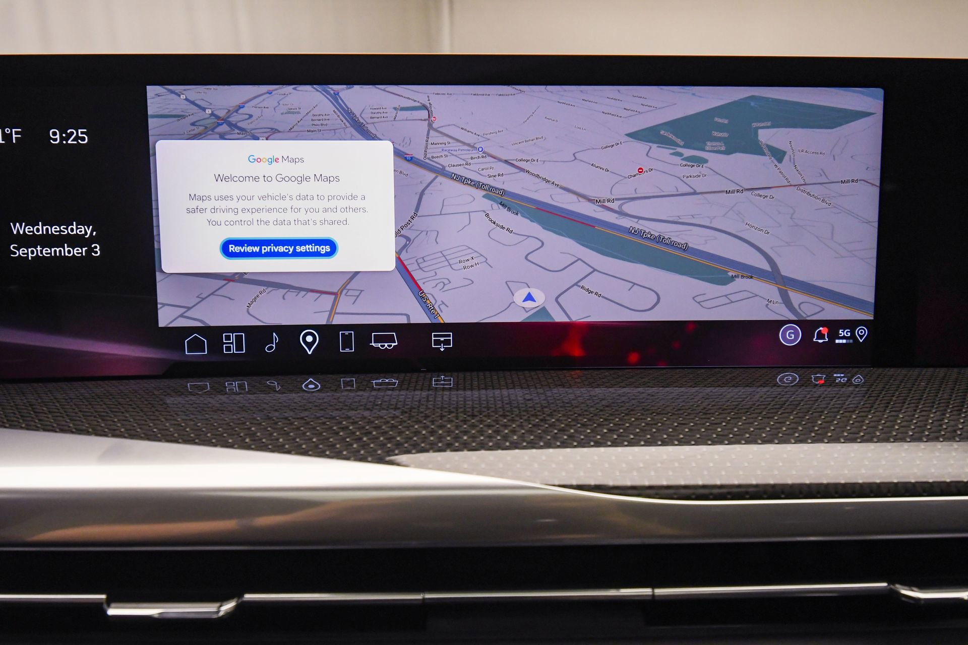 Used 2025 Cadillac Escalade V w/ LPO, ONYX Package image 48