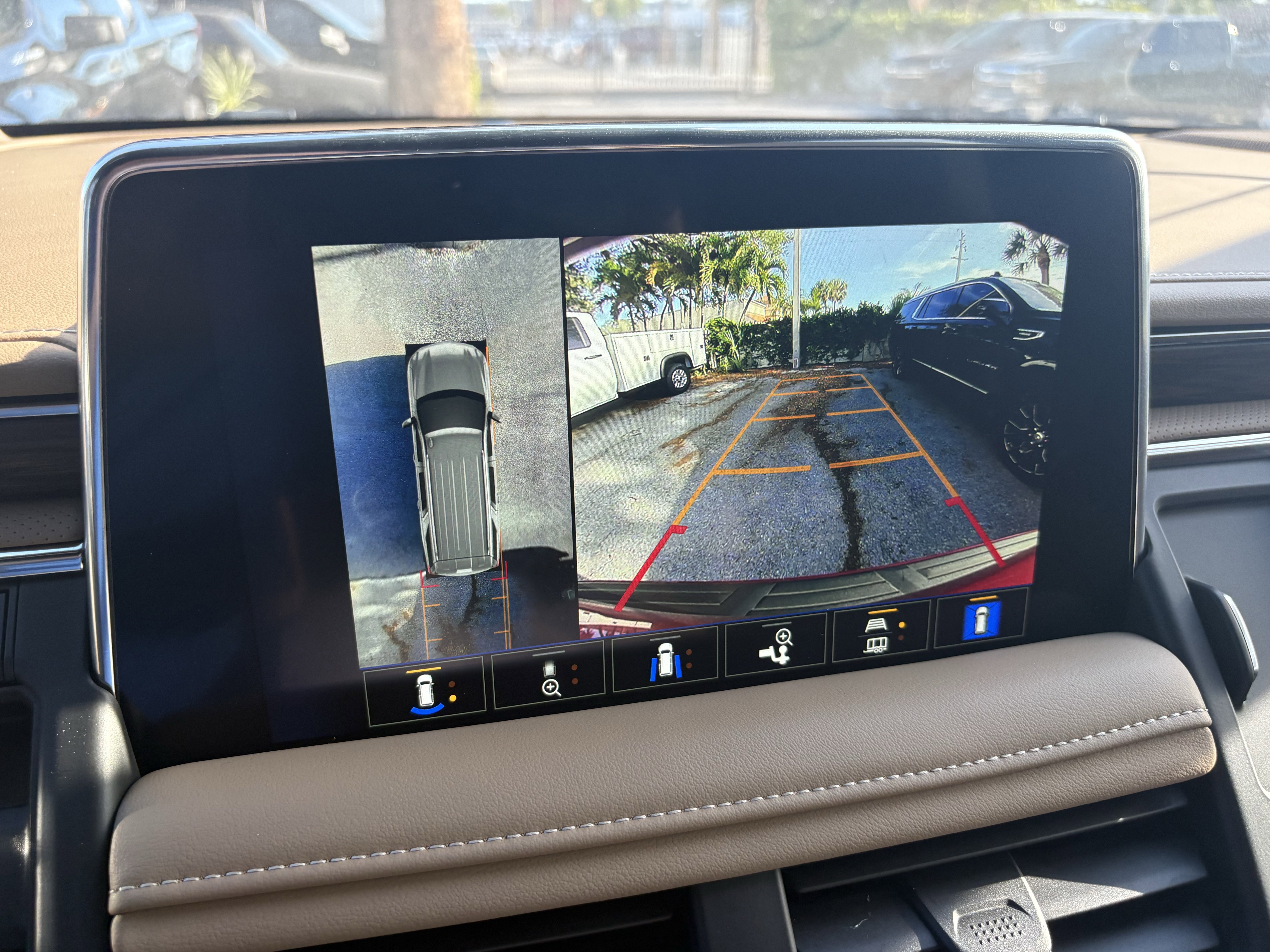 Certified 2024 Chevrolet Suburban Premier RWD image 12