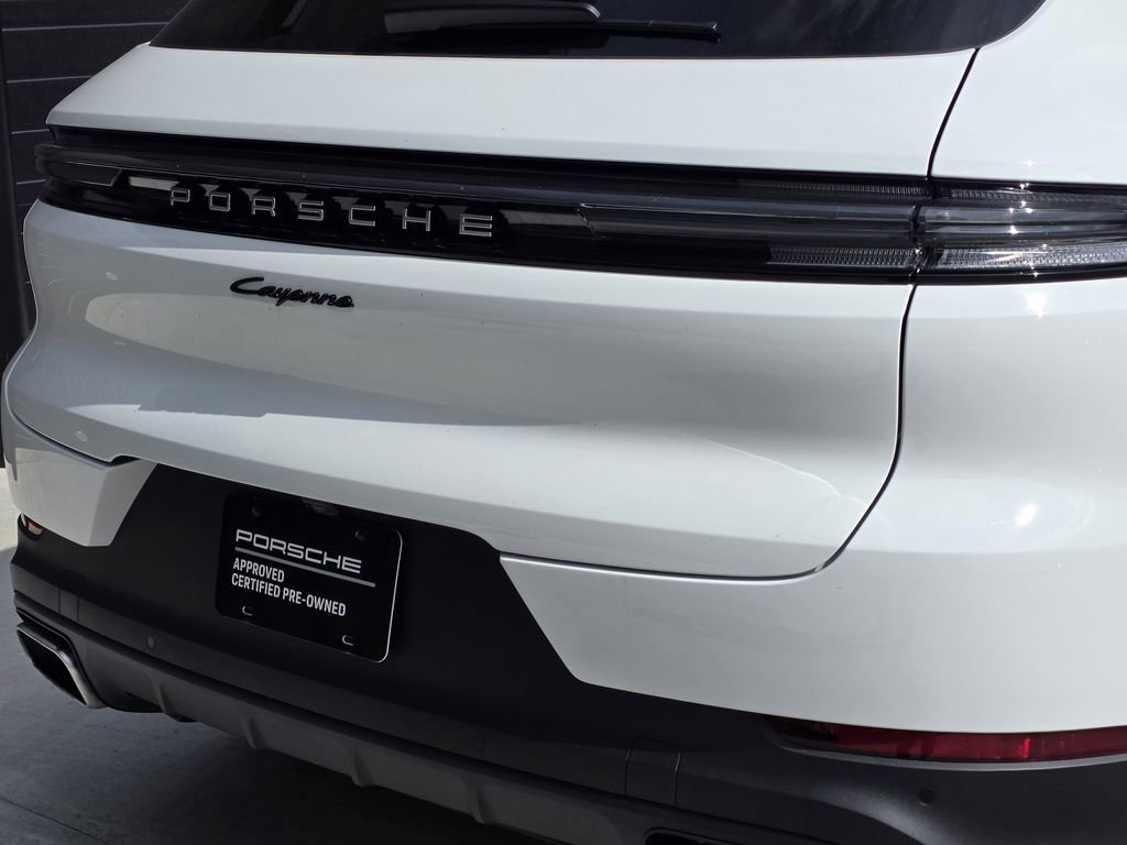 Certified 2025 Porsche Cayenne E-Hybrid image 30