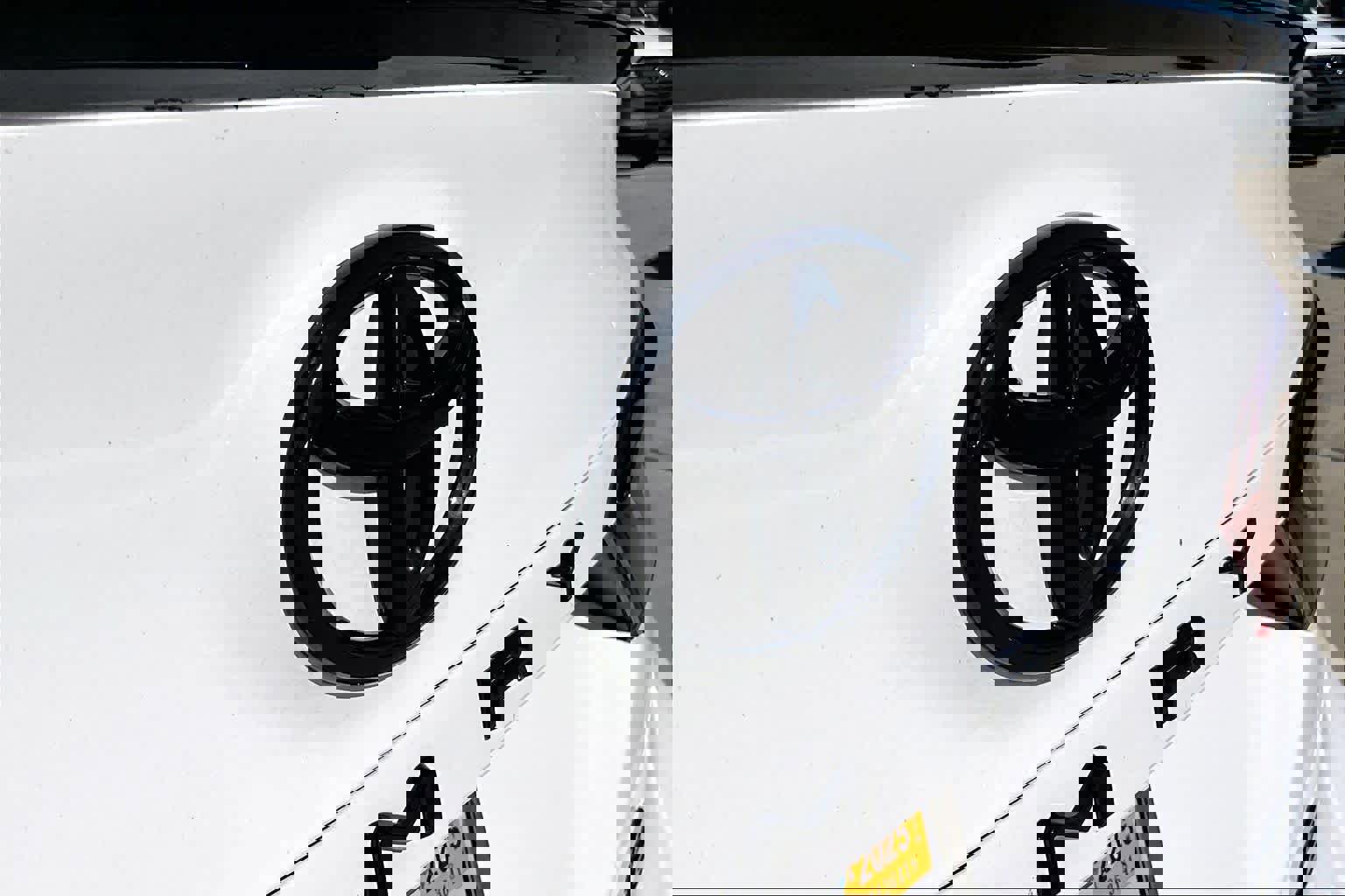 Used 2024 Toyota Camry SE image 31