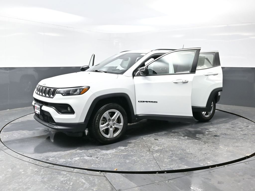 Used 2024 Jeep Compass Latitude image 55