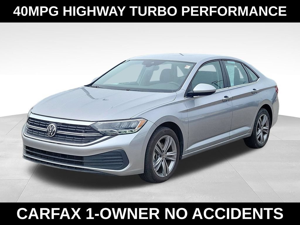 Used 2024 Volkswagen Jetta SE FWD image 2