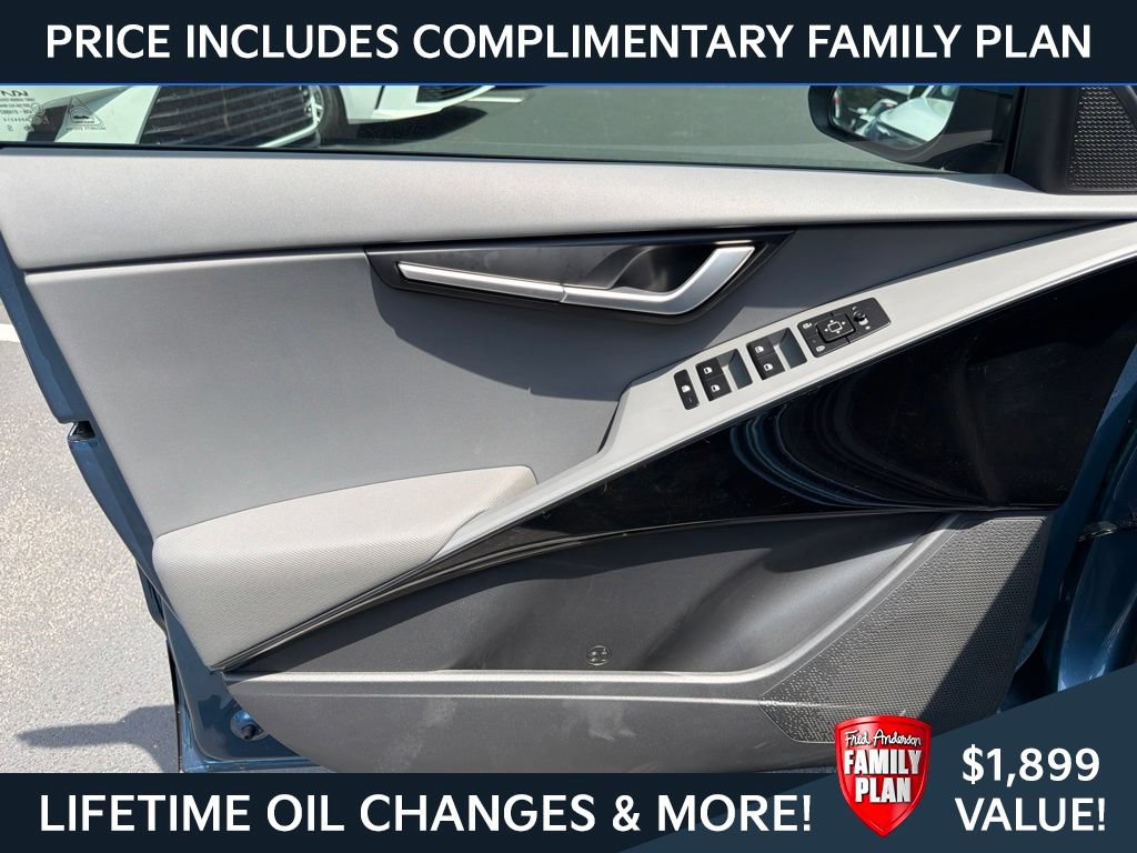 New 2026 Kia Niro EX FWD image 13