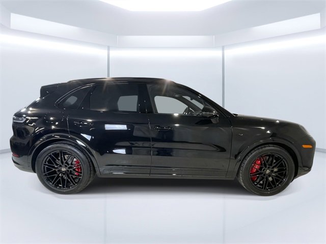 New 2026 Porsche Cayenne Turbo image 8