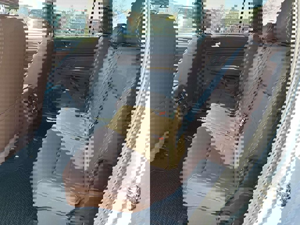 Used 2022 Volkswagen Atlas SEL AWD/4WD image 16