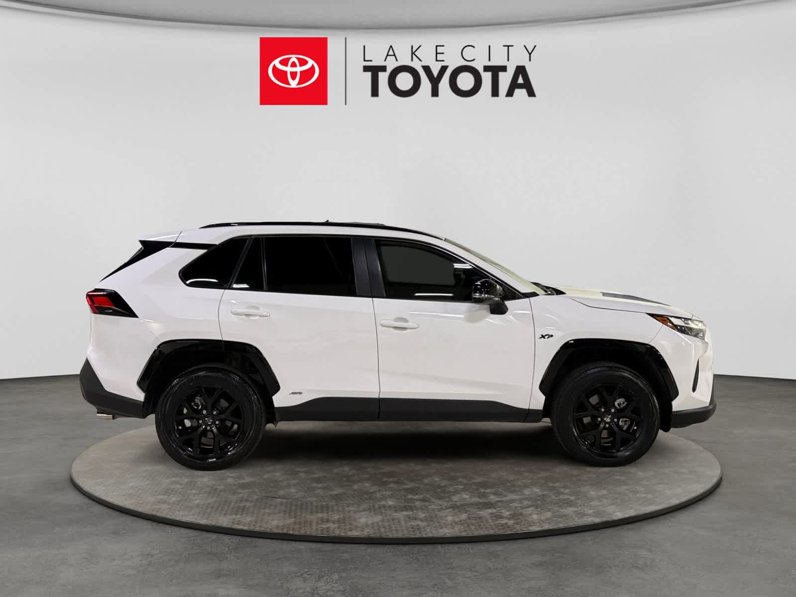 Used 2024 Toyota RAV4 XLE w/ Convenience Package AWD/4WD image 11