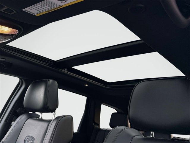 Used 2018 Jeep Grand Cherokee Overland image 15