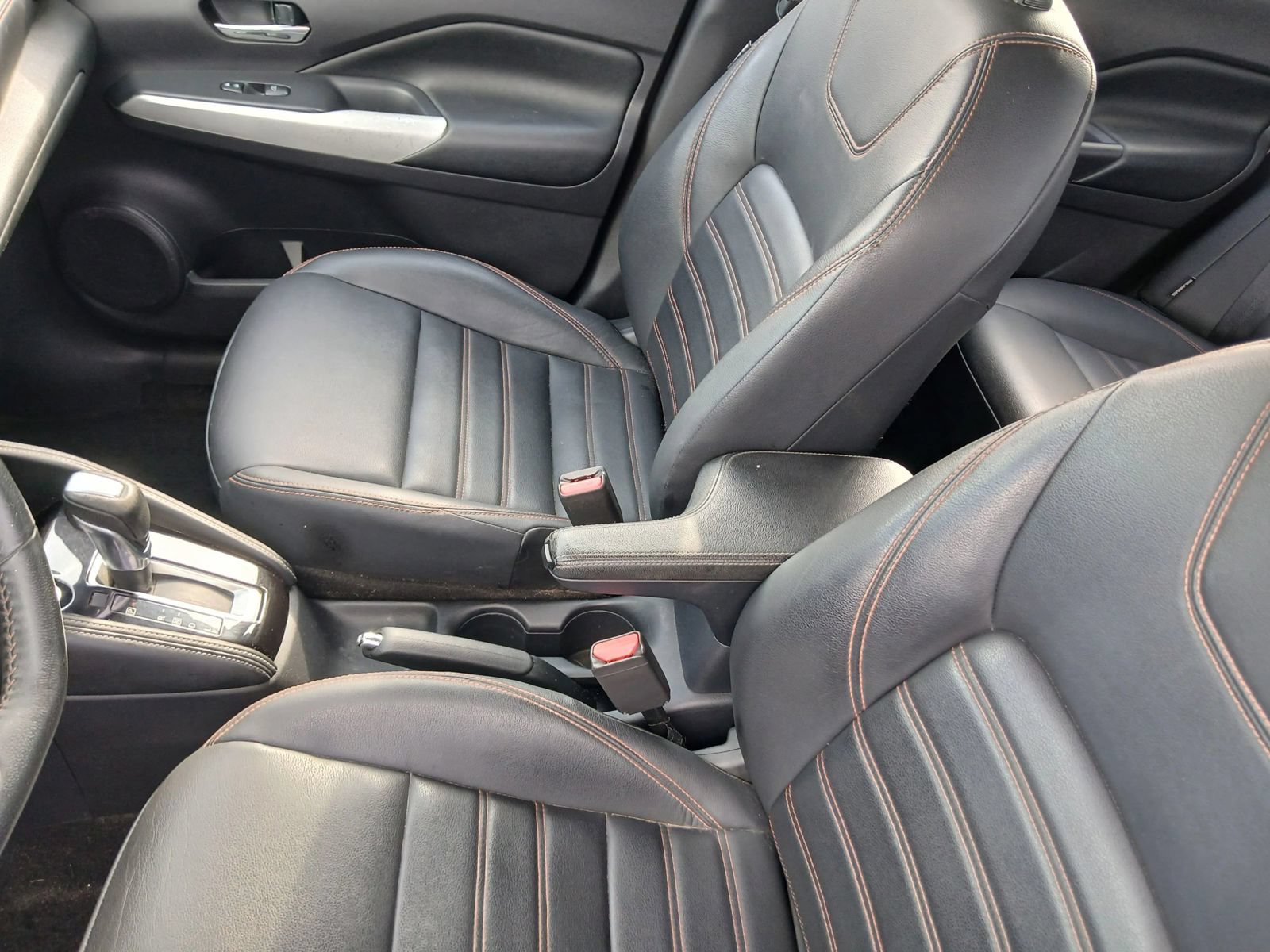 Used 2020 Nissan Kicks SR w/ SR Premium Package FWD image 9