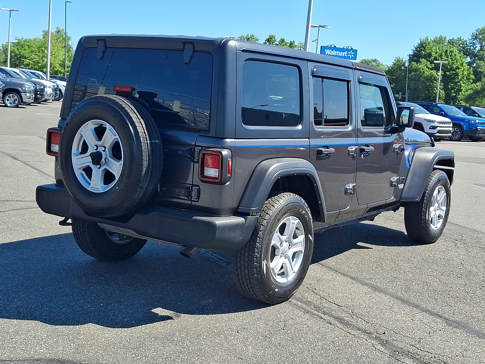 Used 2021 Jeep Wrangler 4WD Unlimited Sport image 6