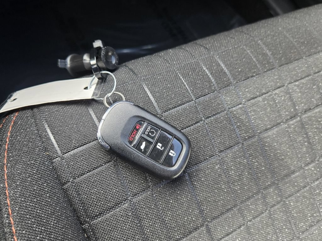 Certified 2025 Honda HR-V Sport image 17