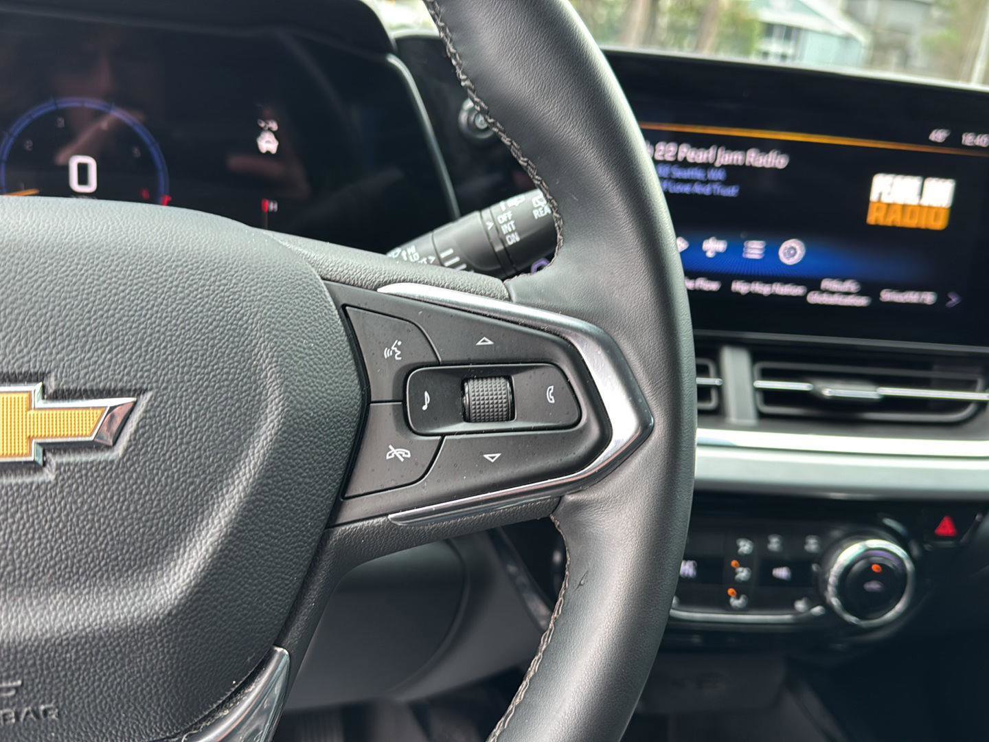 Certified 2025 Chevrolet Trax LT w/ Driver Confidence Package image 21