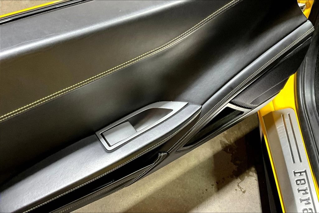 Used 2013 Ferrari 458 Italia Coupe RWD image 29