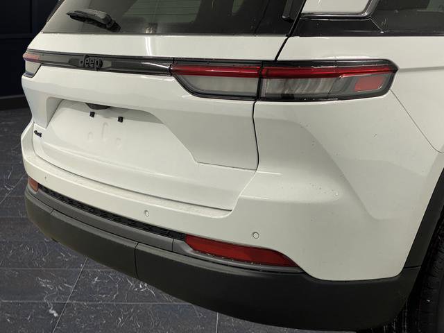 New 2026 Jeep Grand Cherokee Altitude image 35