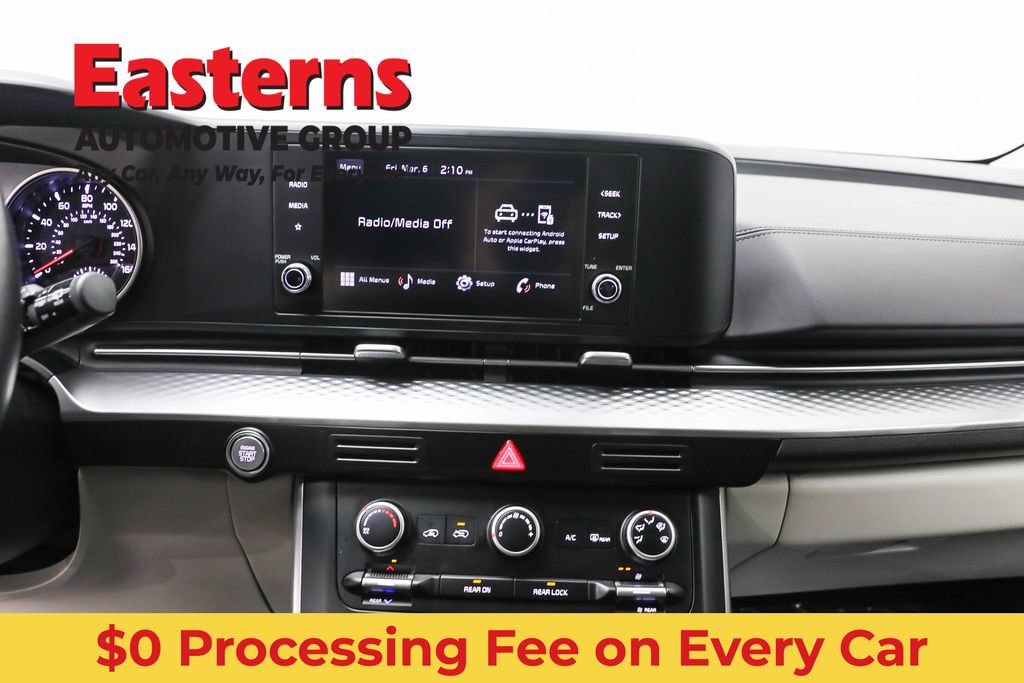 Used 2024 Kia Carnival LX FWD image 12