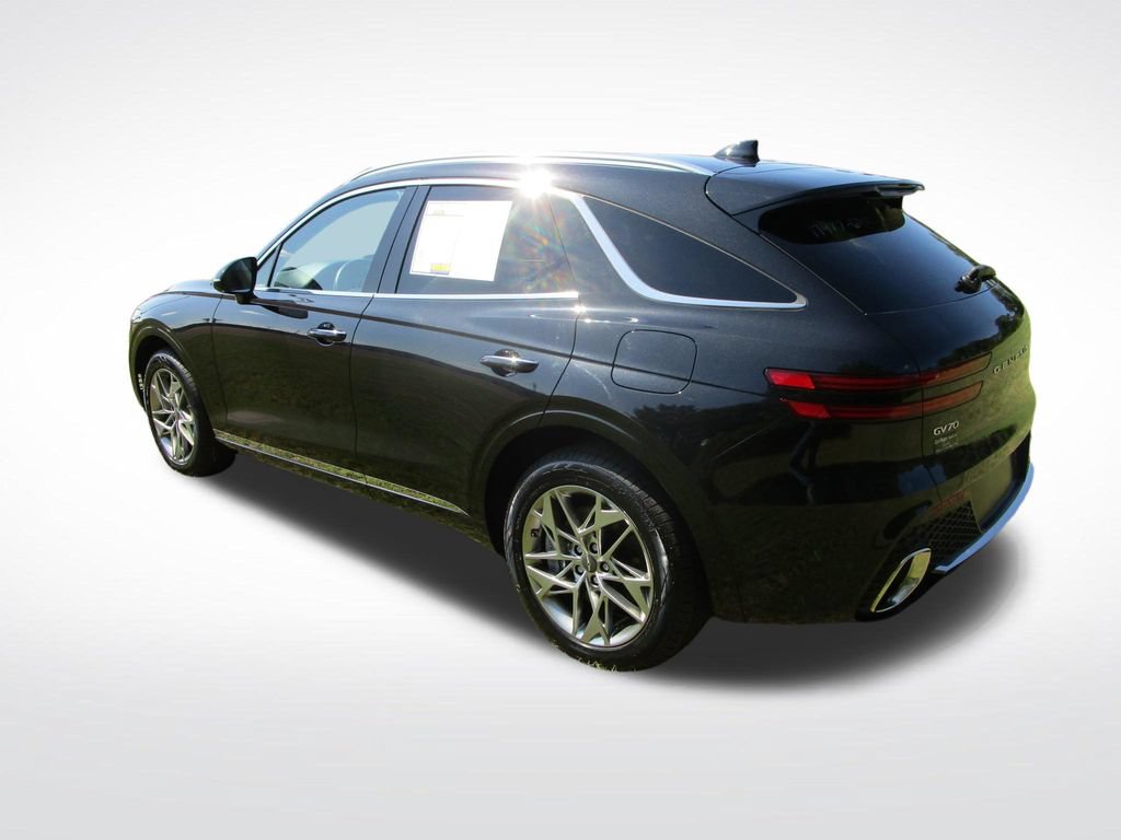 Used 2025 Genesis GV70 2.5T AWD/4WD image 4