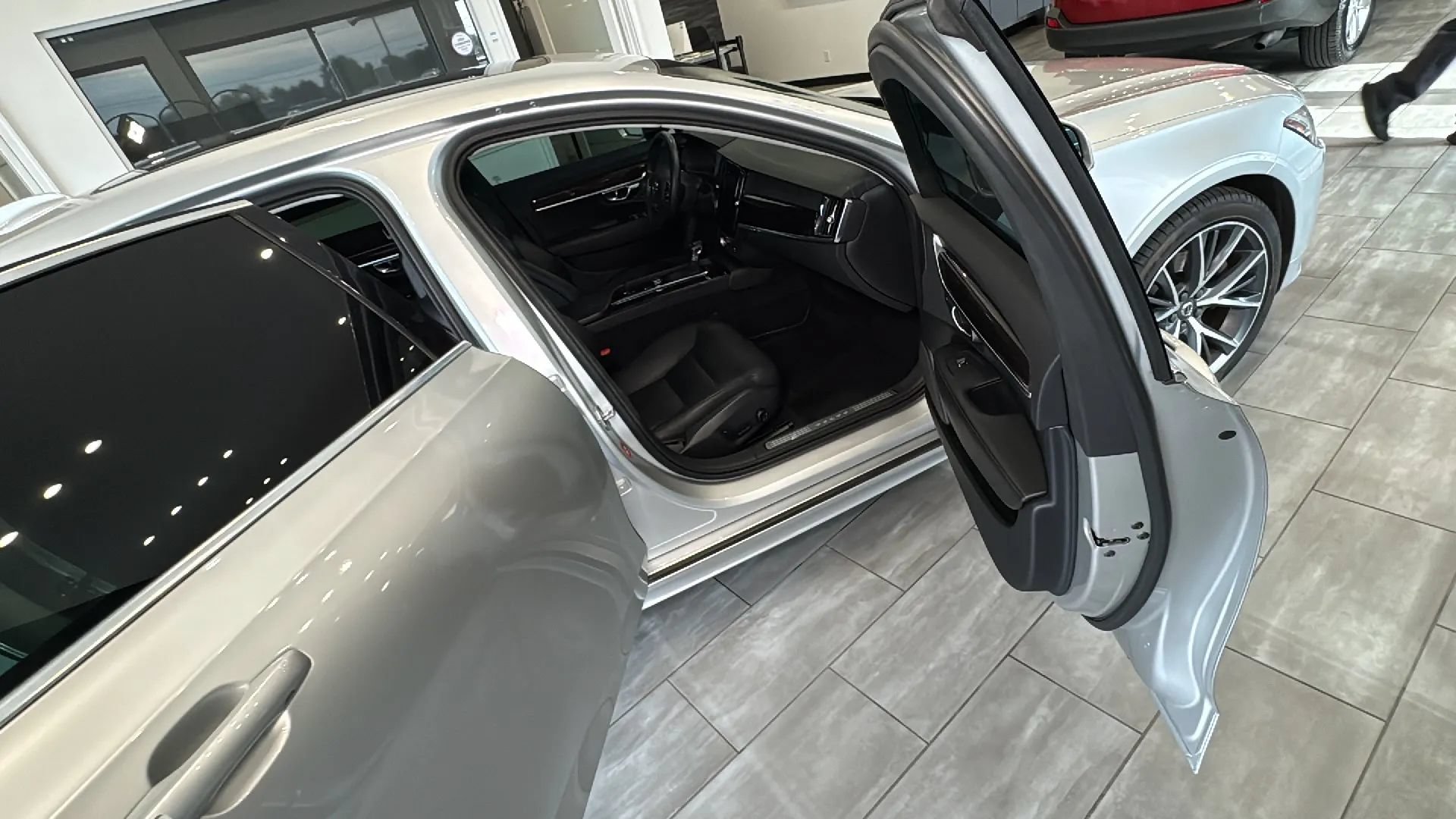 Used 2019 Volvo S90 T5 Momentum FWD image 25