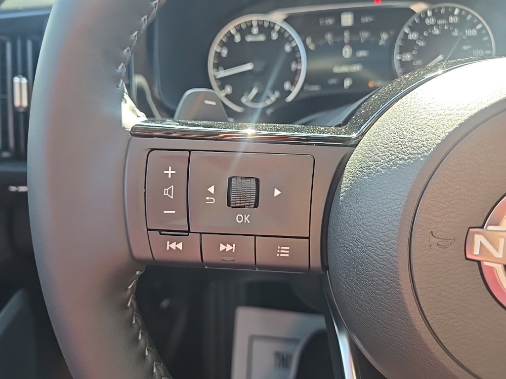 New 2025 Nissan Pathfinder SL image 17