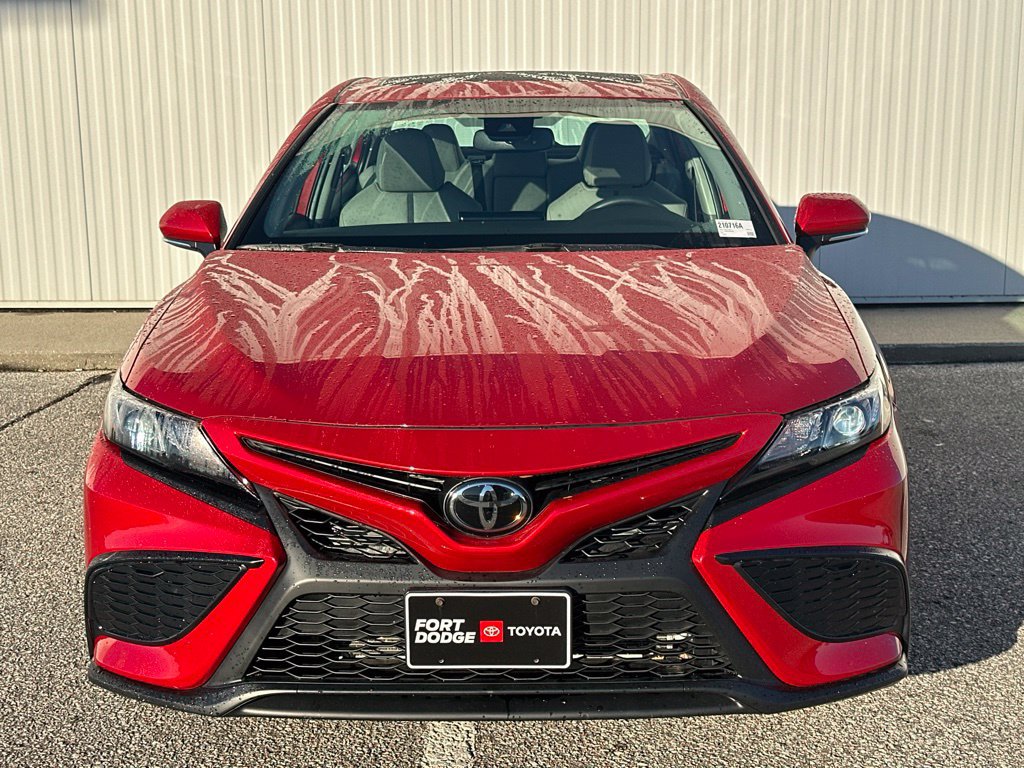 Used 2024 Toyota Camry SE w/ Convenience Package FWD image 11