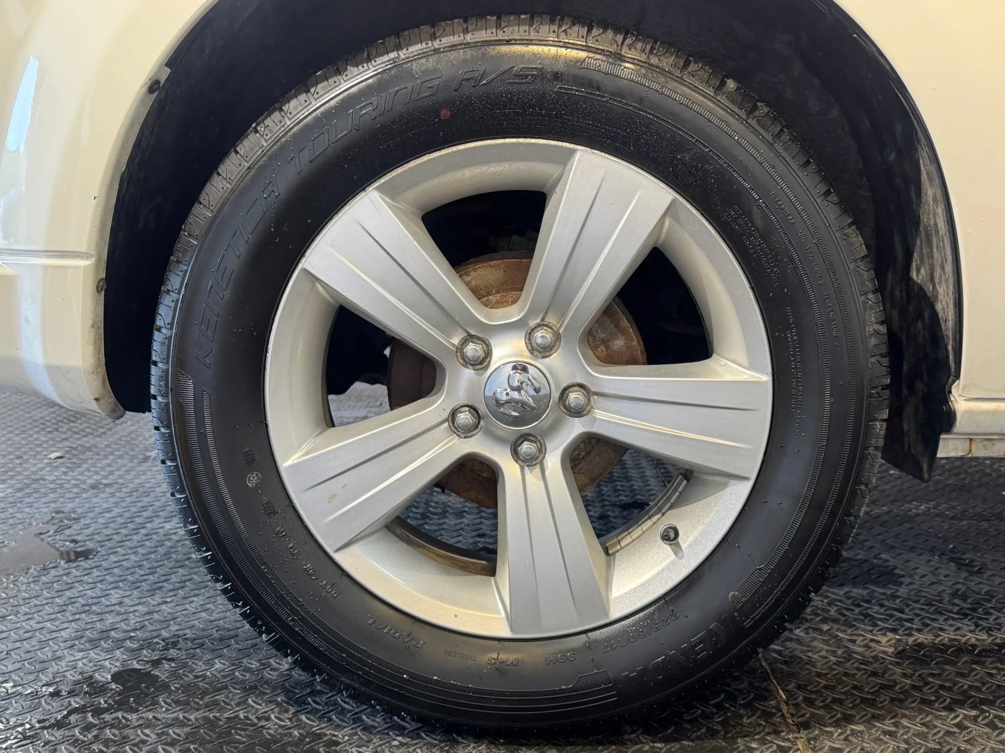 Used 2010 Dodge Caliber SXT FWD image 28