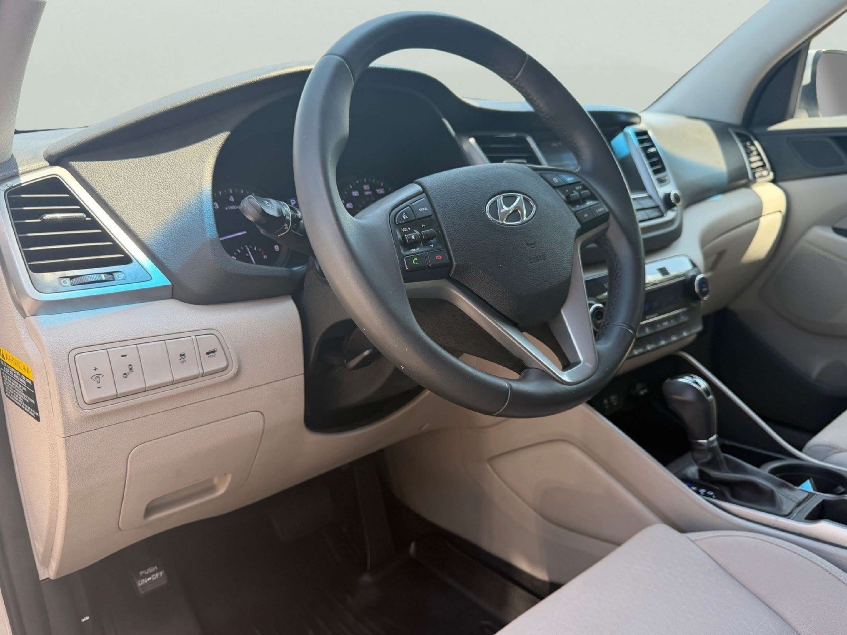 Used 2018 Hyundai Tucson Value AWD/4WD image 12