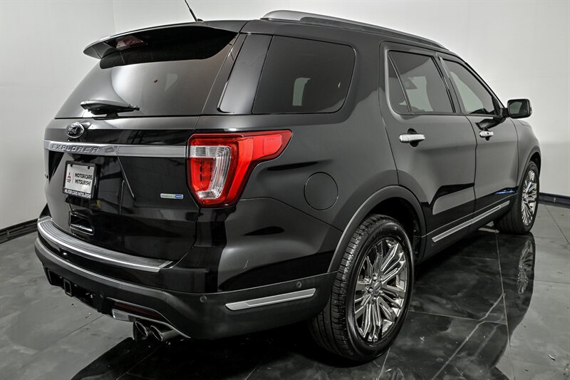 Used 2019 Ford Explorer Platinum AWD/4WD image 9