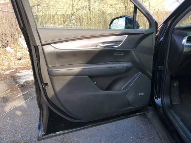 Certified 2018 Cadillac XT5 Luxury w/ LPO, Radiant Package image 23