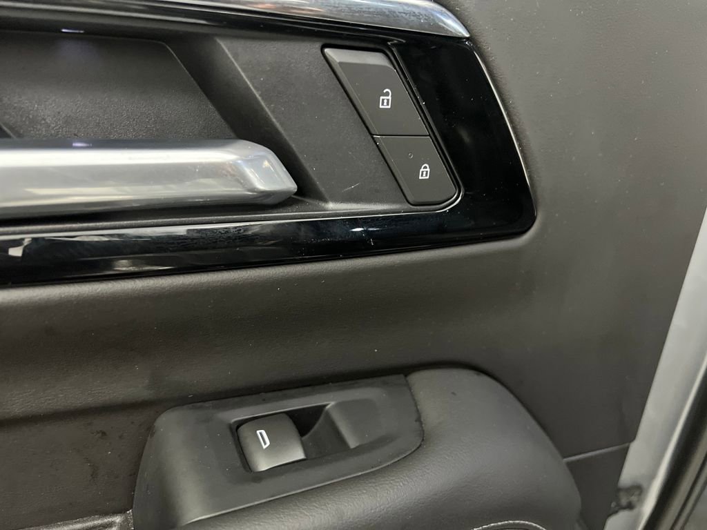 Used 2025 Chevrolet Tahoe LT image 16