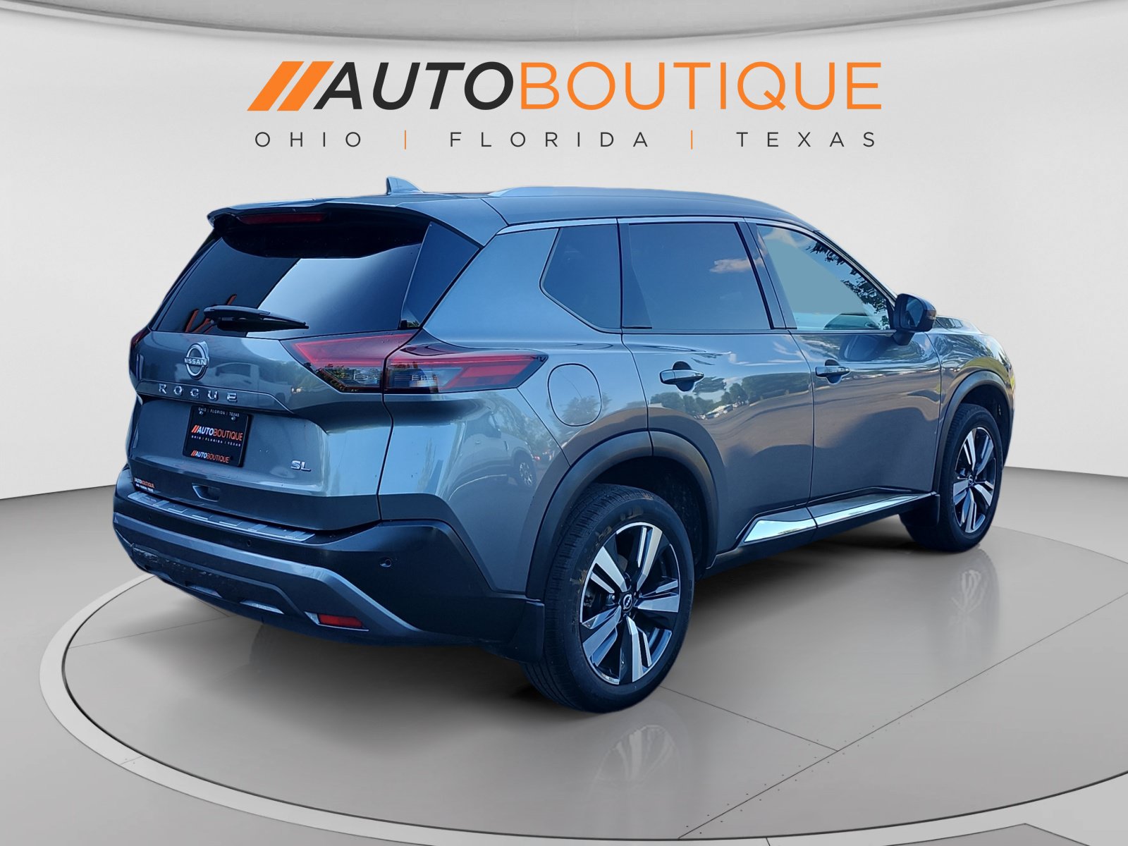 Used 2023 Nissan Rogue SL FWD image 5