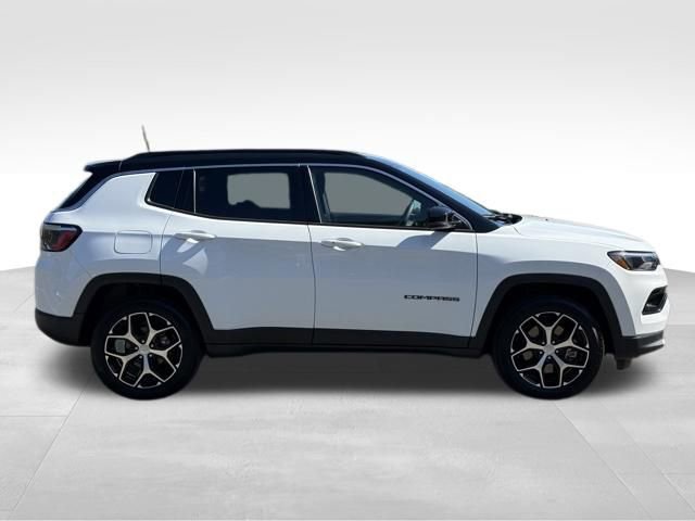 Used 2024 Jeep Compass Limited AWD/4WD image 8