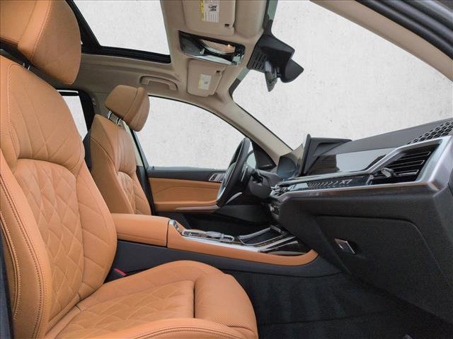 Used 2023 BMW X7 xDrive40i w/ Premium Package image 24