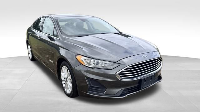 Used 2019 Ford Fusion SE image 4