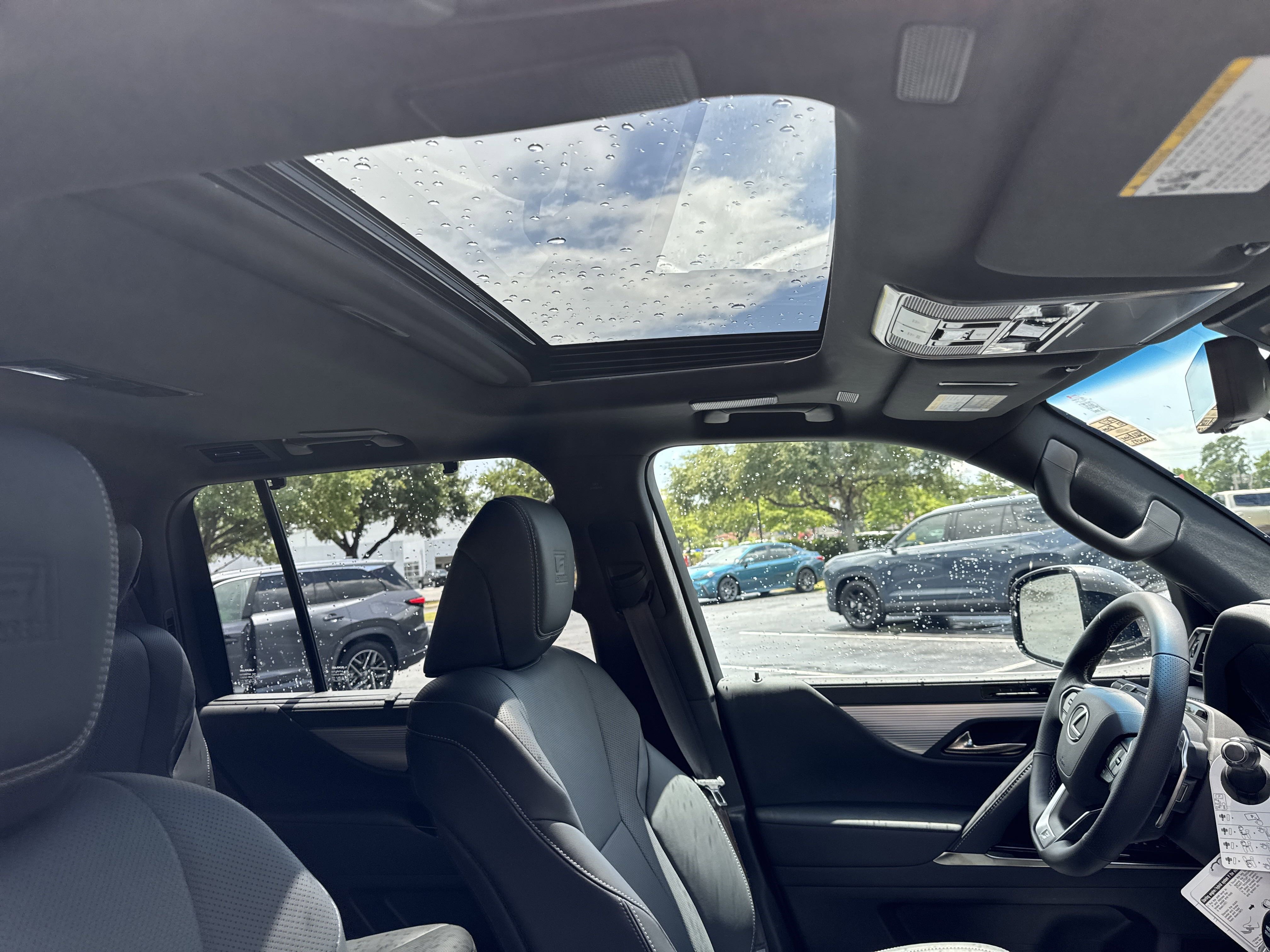 Used 2025 Lexus LX 700h F Sport image 39