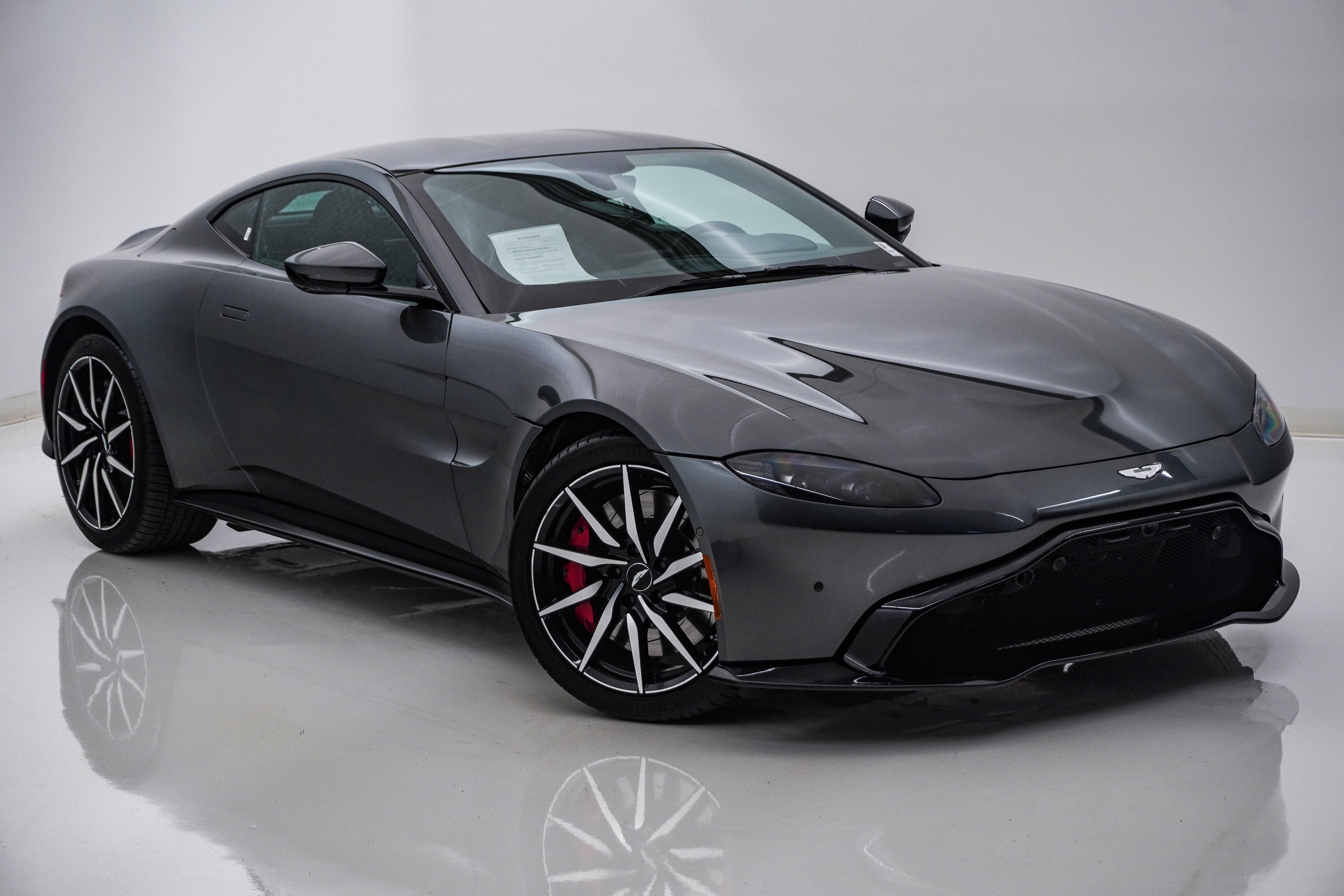 Used 2019 Aston Martin V8 Vantage Coupe RWD image 3
