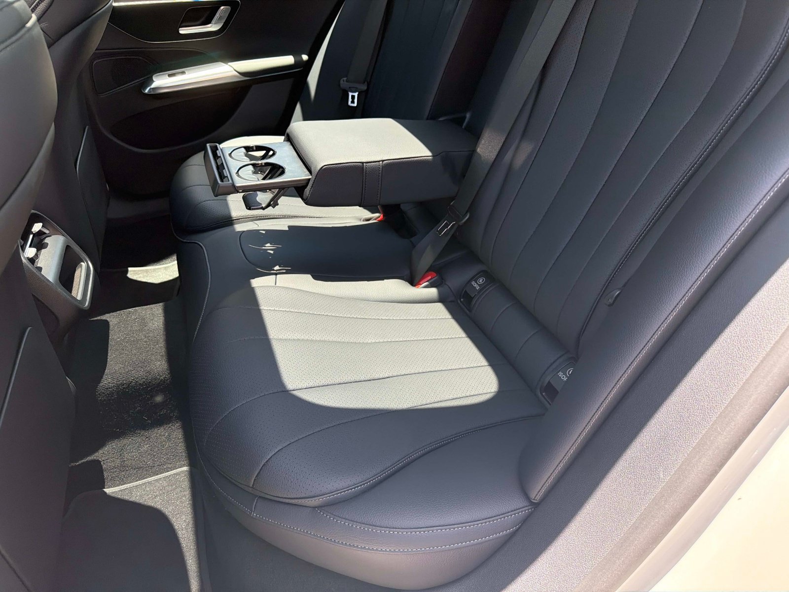 Used 2025 Mercedes-Benz E 350 Sedan image 13