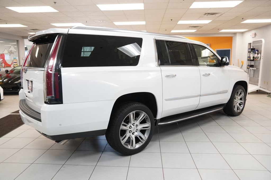 Used 2019 Cadillac Escalade ESV Luxury image 15