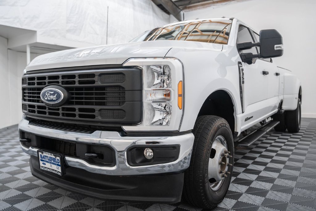 Used 2024 Ford F350 XL w/ 360-Degree Camera Package AWD/4WD image 3