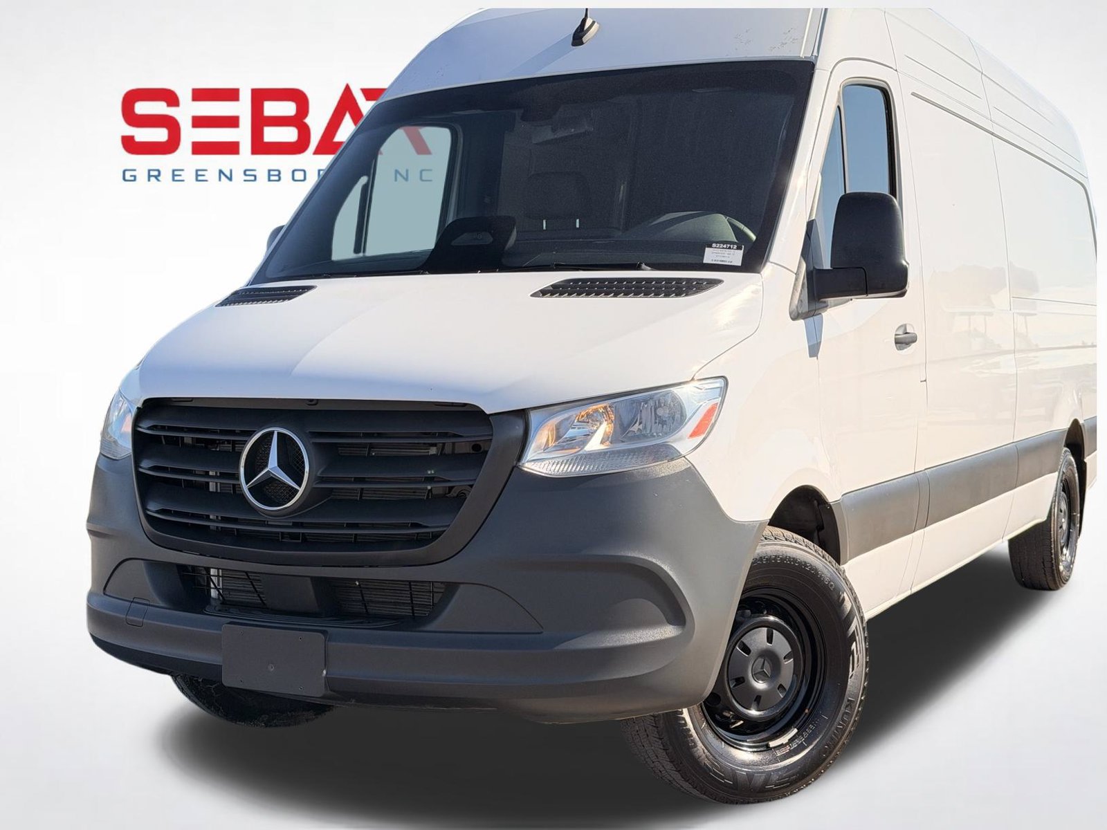 Used 2025 Mercedes-Benz Sprinter 2500 image 2